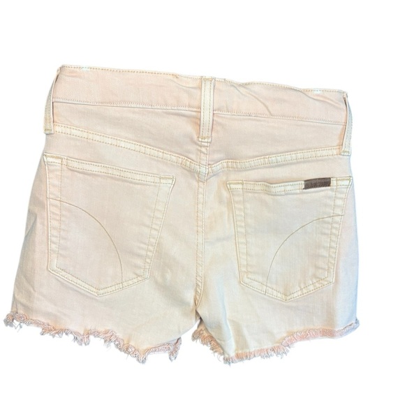 Joe’s jeans woman’s cut off denim shorts light peach color size 26 pre-loved - Picture 4 of 5